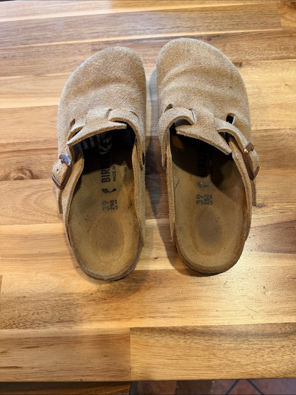 Suede Slip-On Clogs in Tan Narrow fit size 39 - Picture 6 of 6
